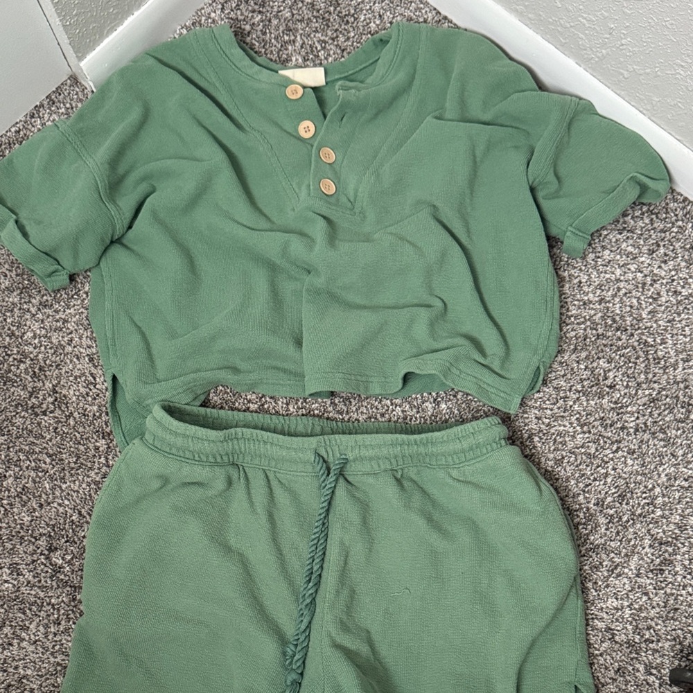 Universal Thread Green Knit Top & Shorts
